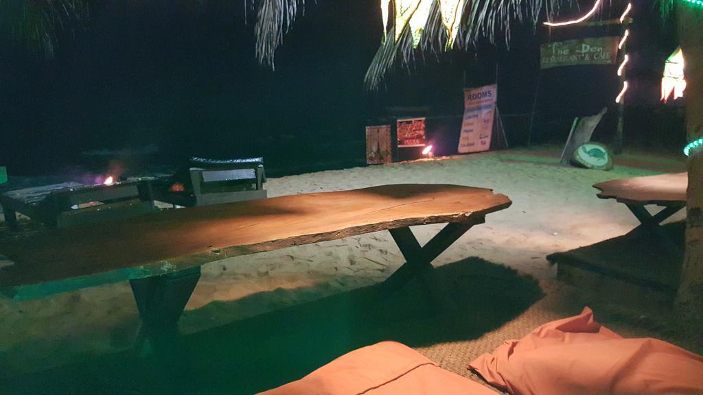 The Den Guest House ヒッカドゥワ エクステリア 写真